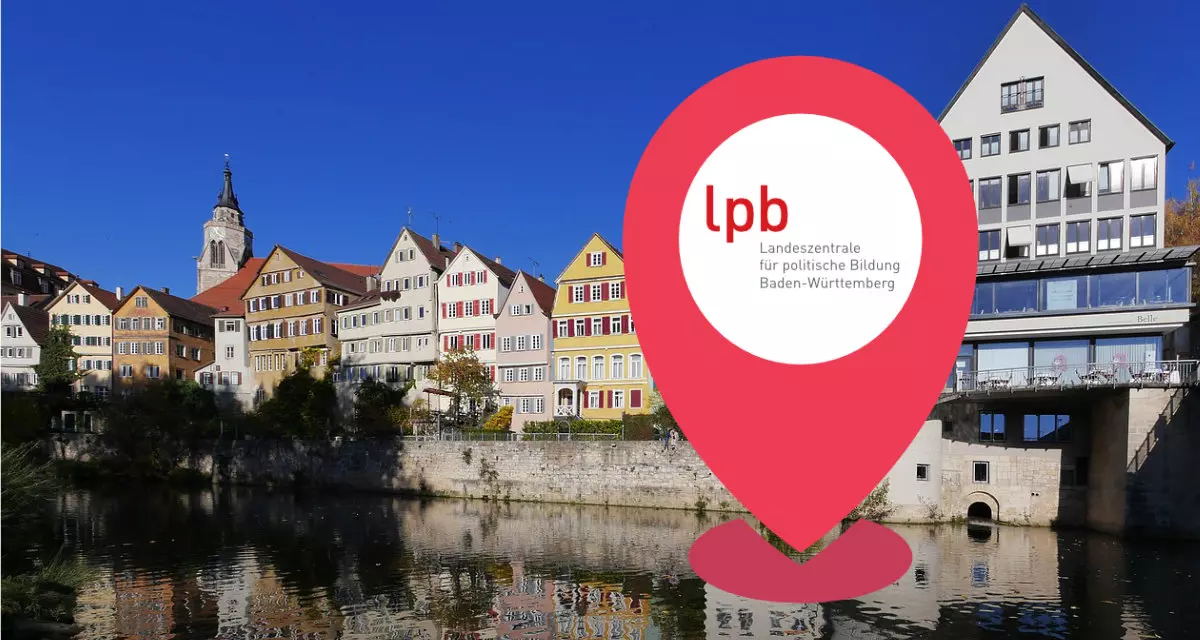 Tübinger Neckarufer mit bunten Häuserreihe und Logo der LpB. Foto: Collage Herbert Bieser (Pixabay), juicy-fish (Freepik)