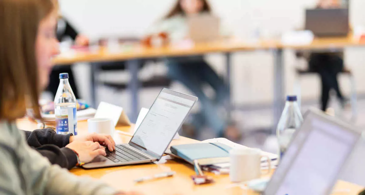 Laptops auf dem Tisch. Quelle: Andreas Gregor