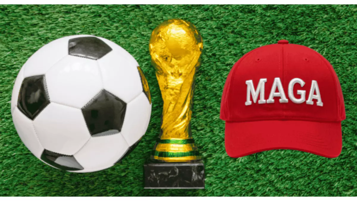 Titelbild das Spiel der starken Männer. Fußball, Pokal und Rote Basecap mit der Aufschrift "MAGA" auf einem Fußballrasen.Quelle: freepik & eigene Collage