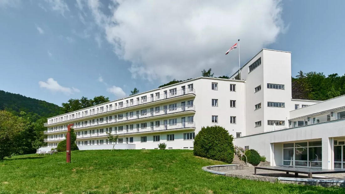 Tagungszentrum Haus auf der Alb - Gästeflügel und Seminarbereich / Quelle: Foto: Steffen Roller Tagungszentrum Haus auf der Alb - Gästeflügel und Seminarbereich